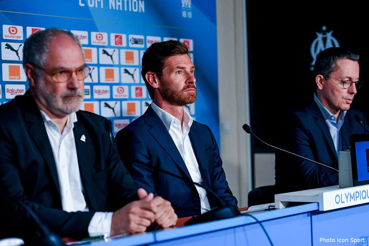 om kadewere a marseille avec des billets de monopoly icon dim 290519 92 125274645