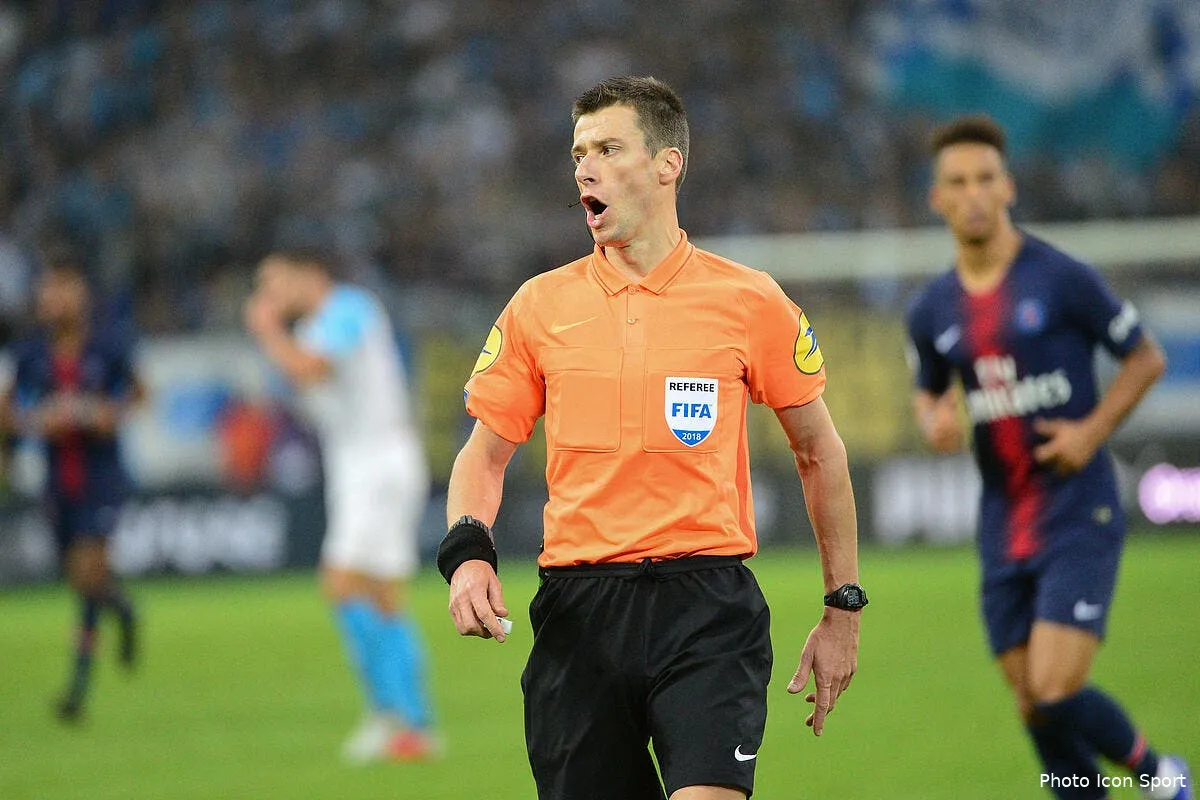 om l arbitre face au psg designe ca fait polemique icon win 281018 01 68536267931