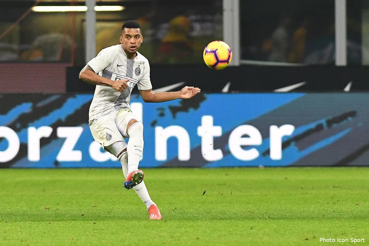 om l inter dit oui a l om pour dalbert a une enorme condition icon lp 9059317243231