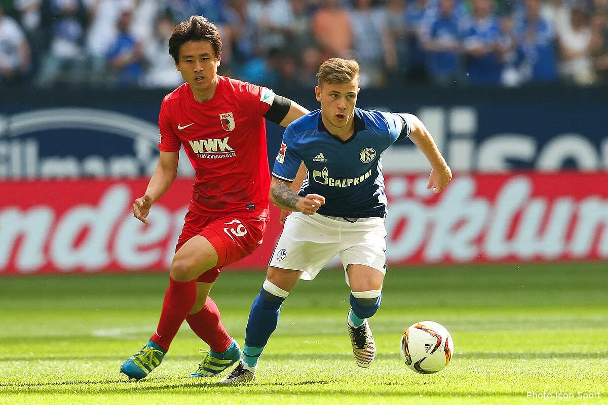 om l om peut oublier meyer il file a l anglaise icon fir 070516 01 10226315