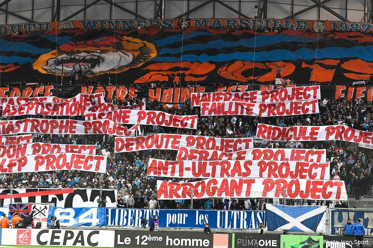 om le cul rouge comme un babouin malleville explose de rage icon dim 120519 01 19253123