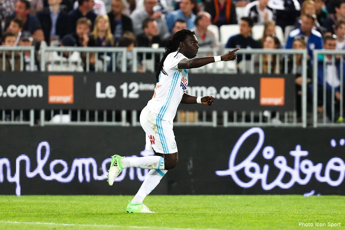om le gros forcing de l om pour convaincre gomis de rester iconsport blo 140517 11 01182727
