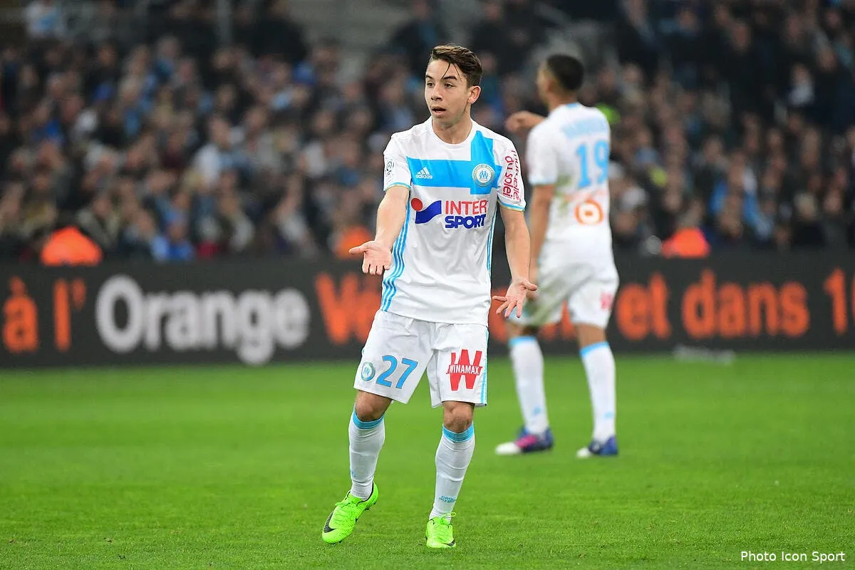 om le surdoue maxime lopez est fier de son bulletin maxime lopez 7180614