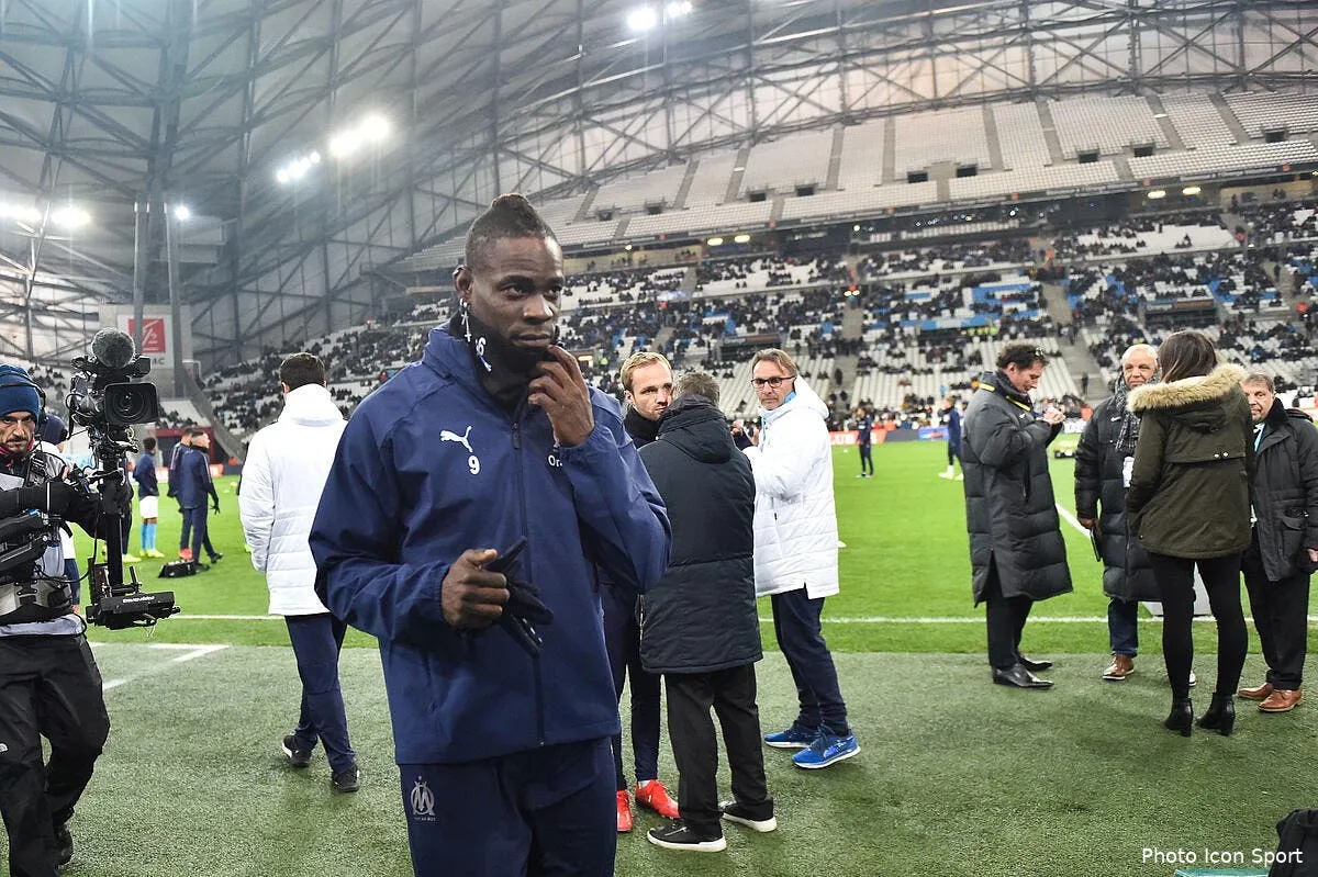 om le velodrome retourne sa veste sur l om merci balotelli icon dim 250119 01 14244825