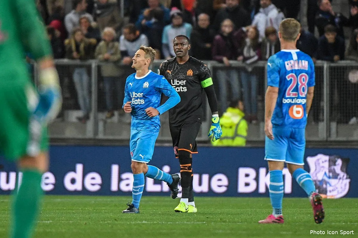 om les quatre joueurs positifs au covid 19 devoiles icon dib 041019 11 10291931