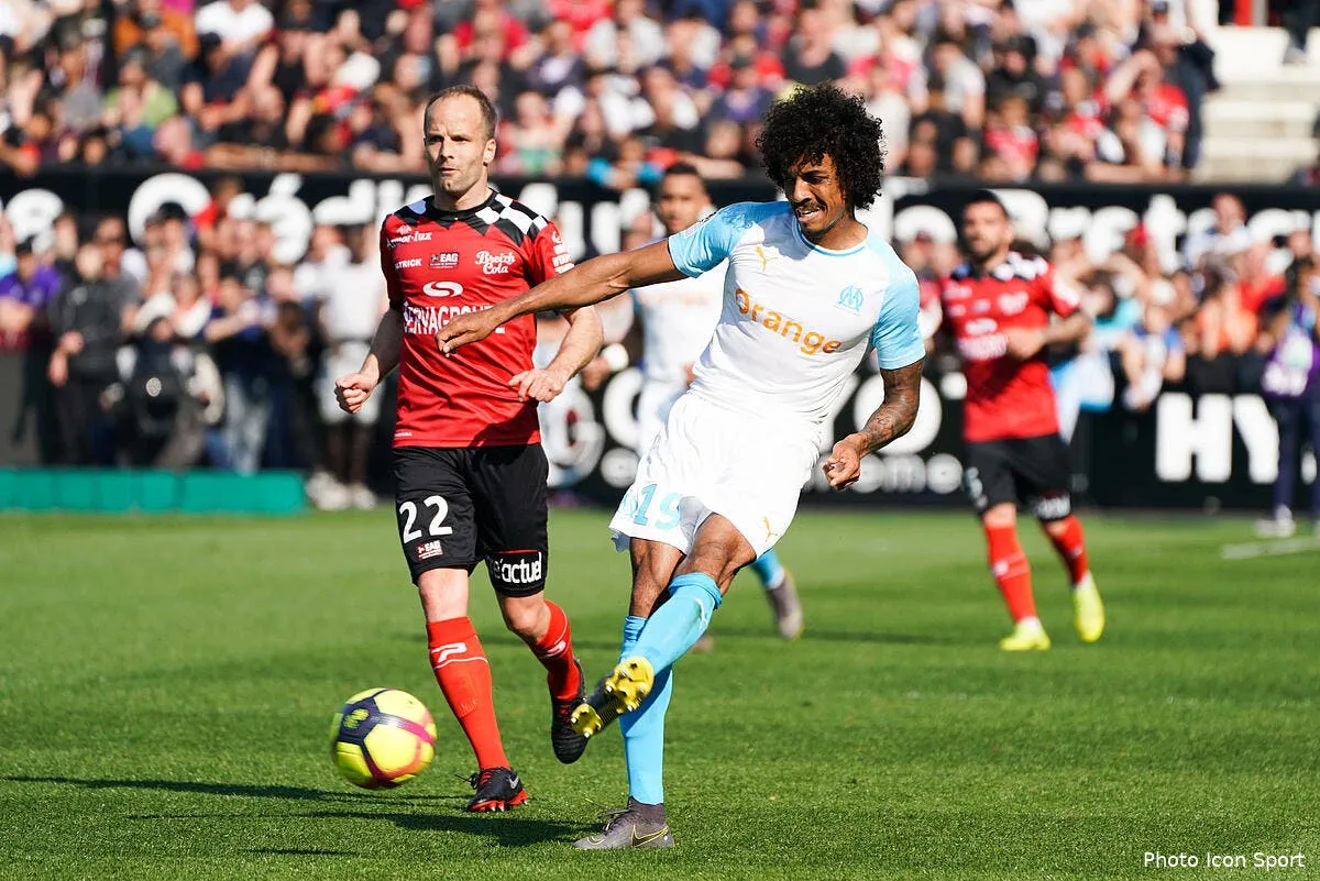 om luiz gustavo promet de rester a une condition icon lem 200419 08 44251197