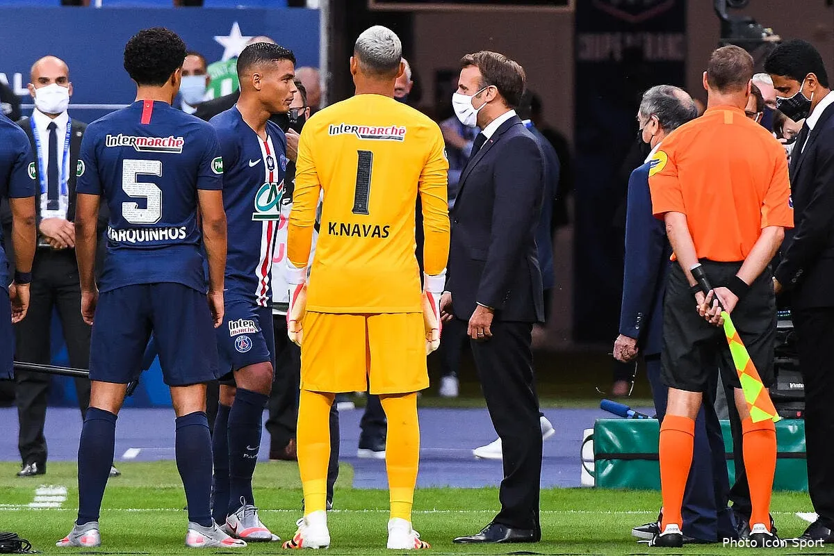 om macron se mele de l affaire du maillot du psg icon bap 240720 93 158292319