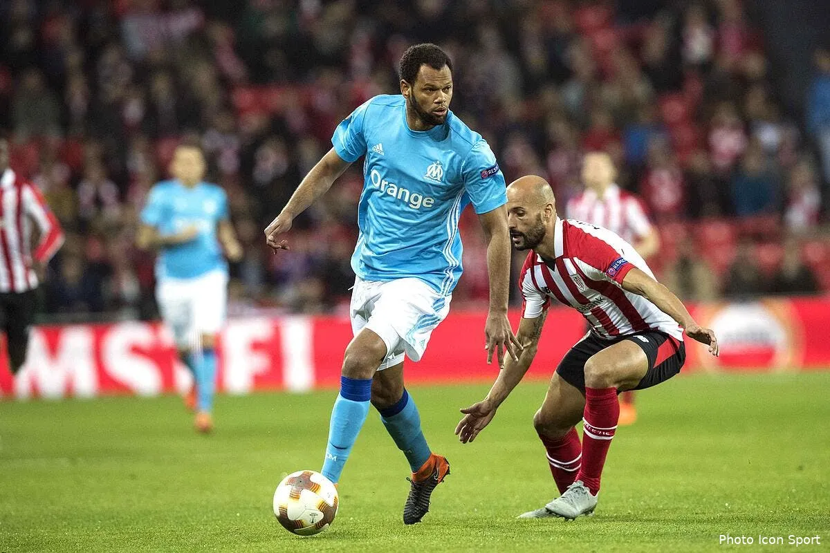 om maintenant l om de garcia est pret a taper l ol iconsport icon mar 150318 05 06212977