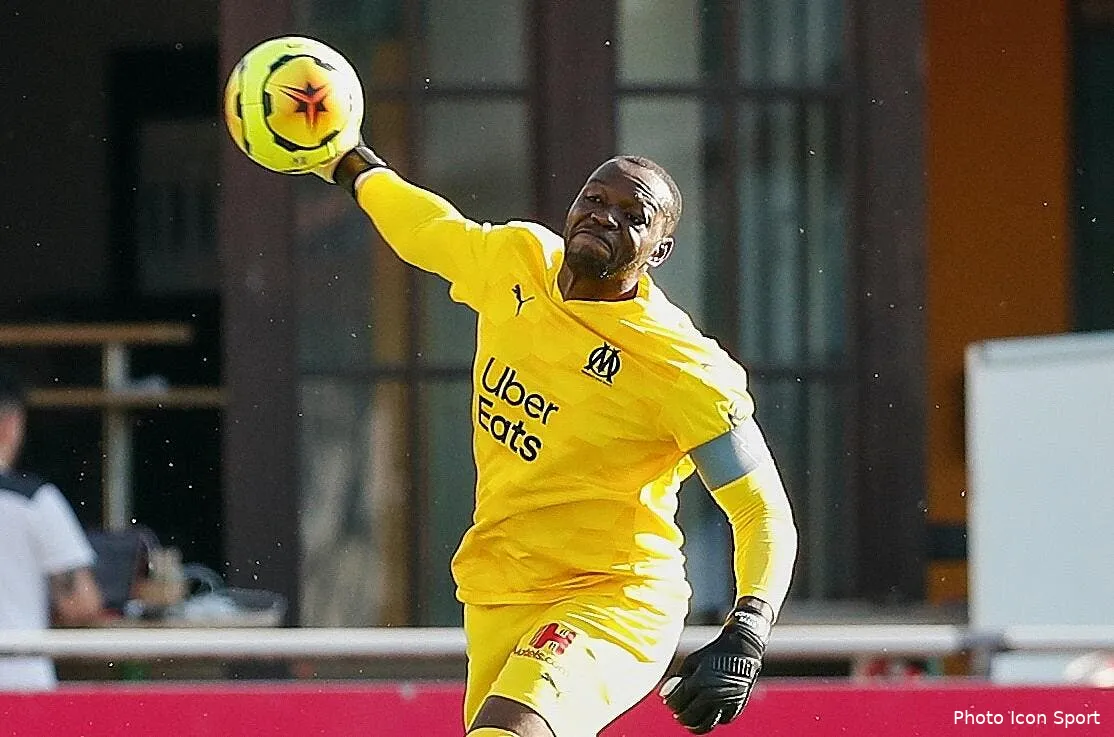 om mandanda hesite a faire un sacrifice a la payet icon firo190720omfcpm98289911