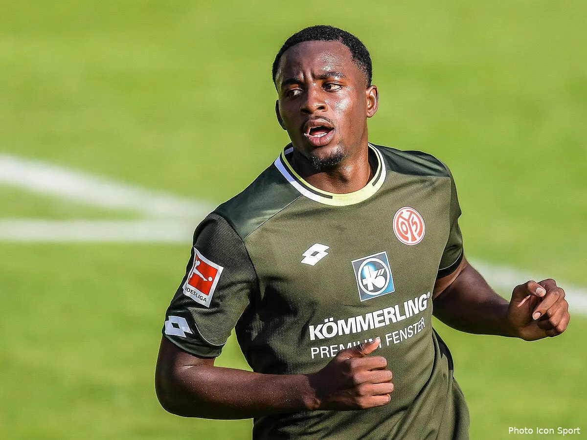 om marseille dans une bataille surrealiste pour un attaquant icon 200190860267461