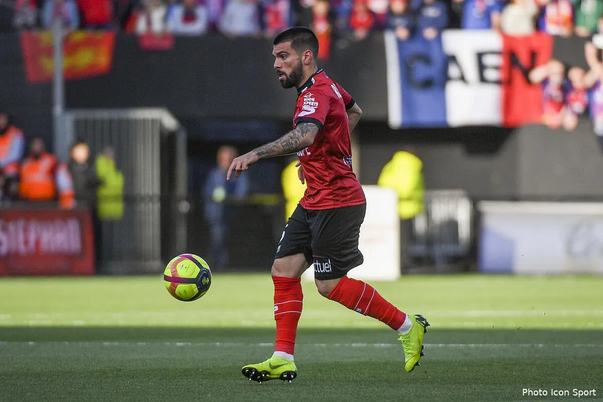 om marseille est coince ce lateral se dirige vers saint etienne rebocho255303