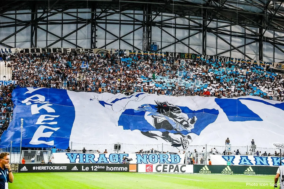 om marseille rend hommage a eddie van halen icon ruo 060817 37 19296167