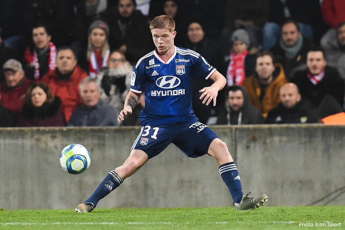 om marseille tourne autour d un joueur lyonnais icon adim 061219 32 104278329