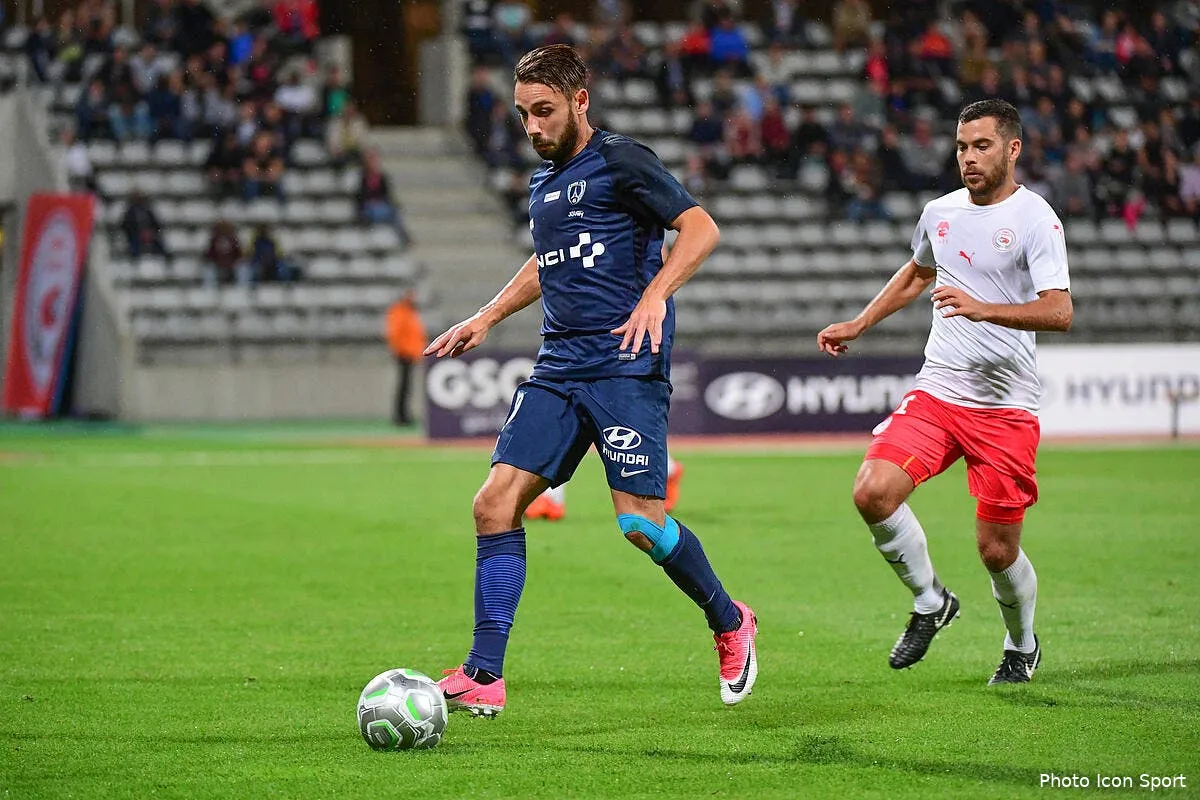 om maxime lopez a fond derriere le paris fc iconsport icon win 290917 01 21020197805