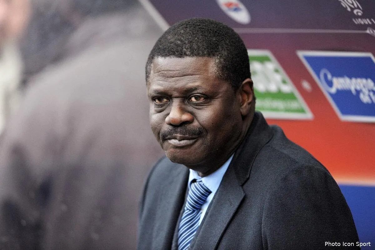 om mbappe aulas thaivin les splendides hommages a pape diouf icon win 010309 10 35281985