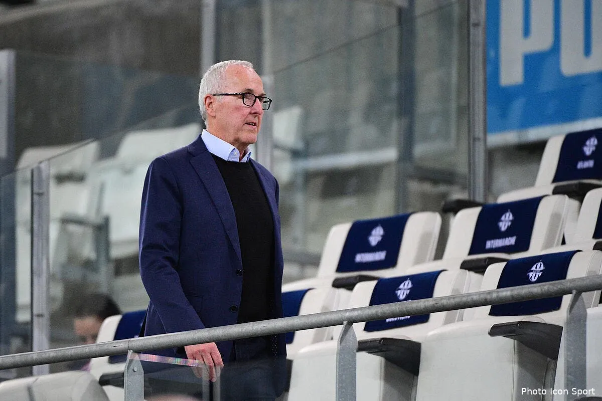om mccourt interpelle la vente du club relancee icon win 100319 01 83802 298459