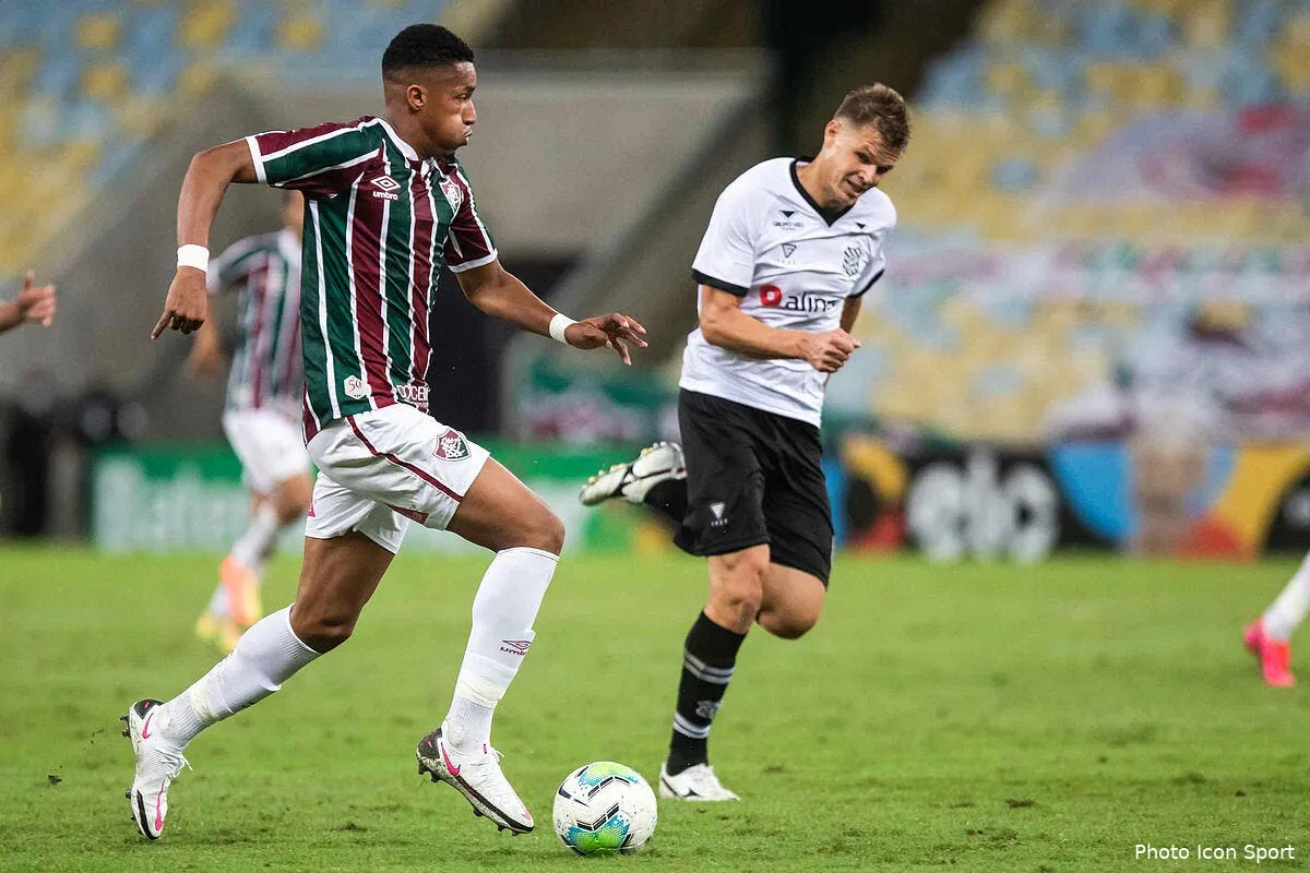 om mccourt lache plus de 10 me marcos paulo arrive icon amp20200825044294669