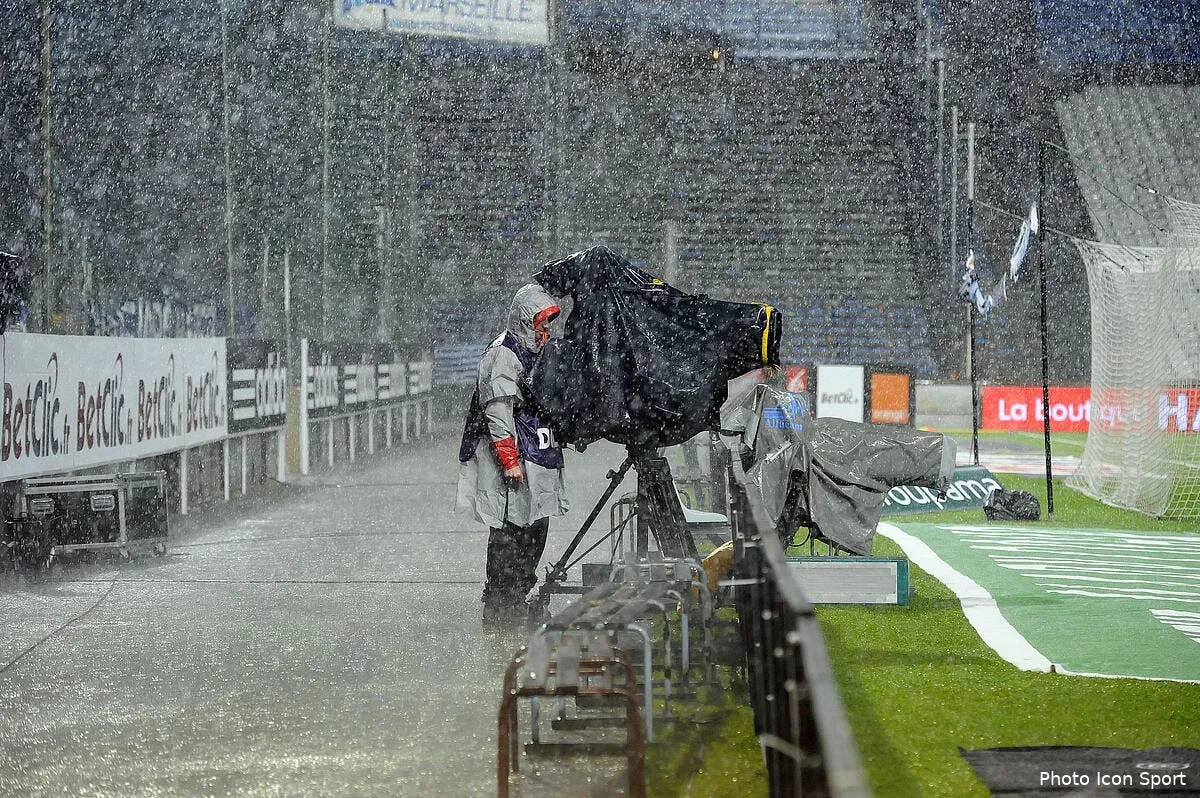 om ol aura lieu s il s arrete de pleuvoir iconsport aim 301010 101 1044219