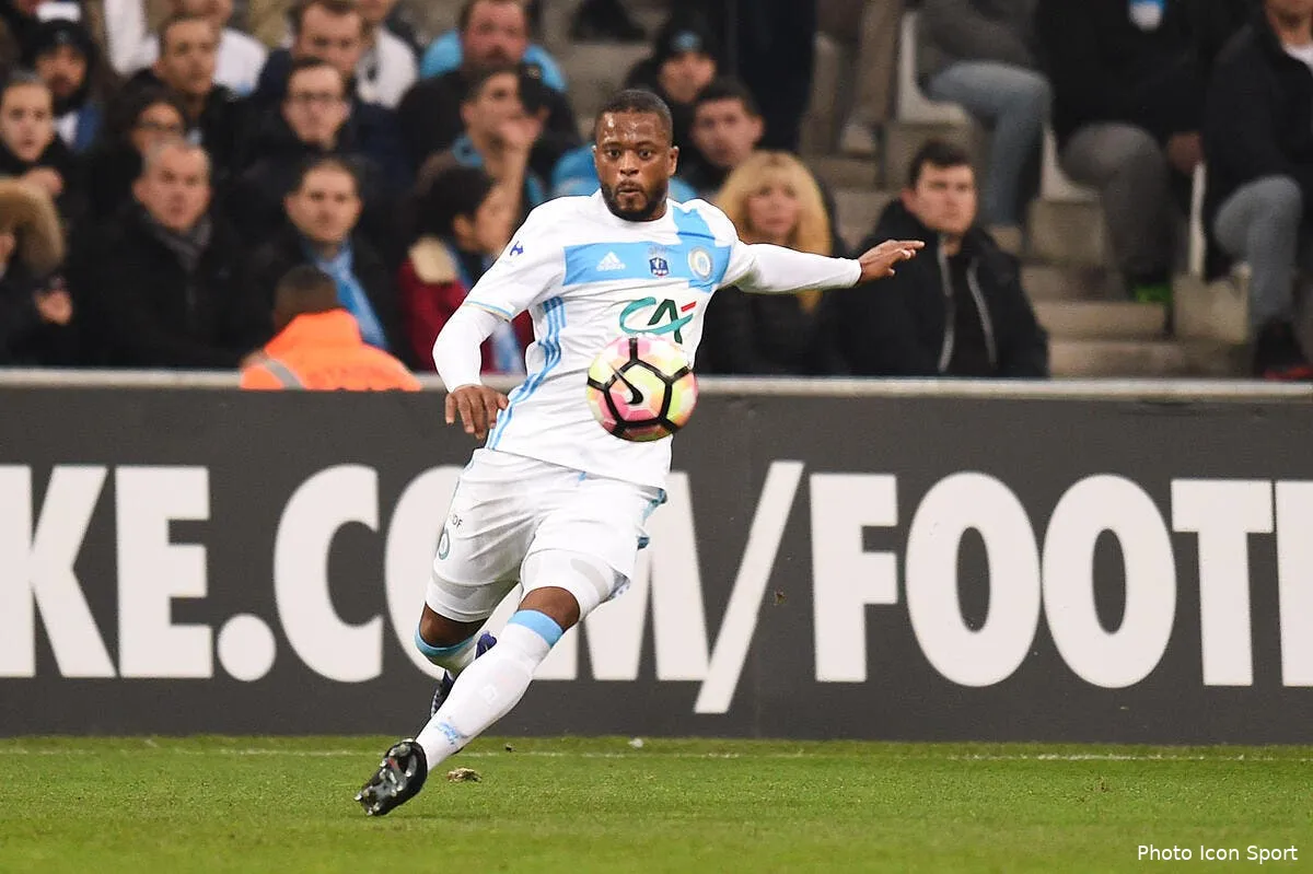 om patrice evra pierre menes sent comme un malaise iconsport dim 310117 10 36172076