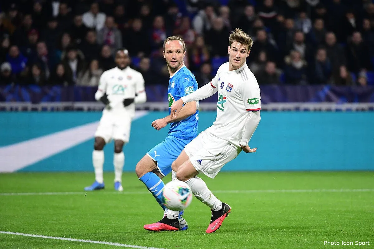 om pierre menes cartonne germain le fantome de marseille icon winter 12022020119647278157