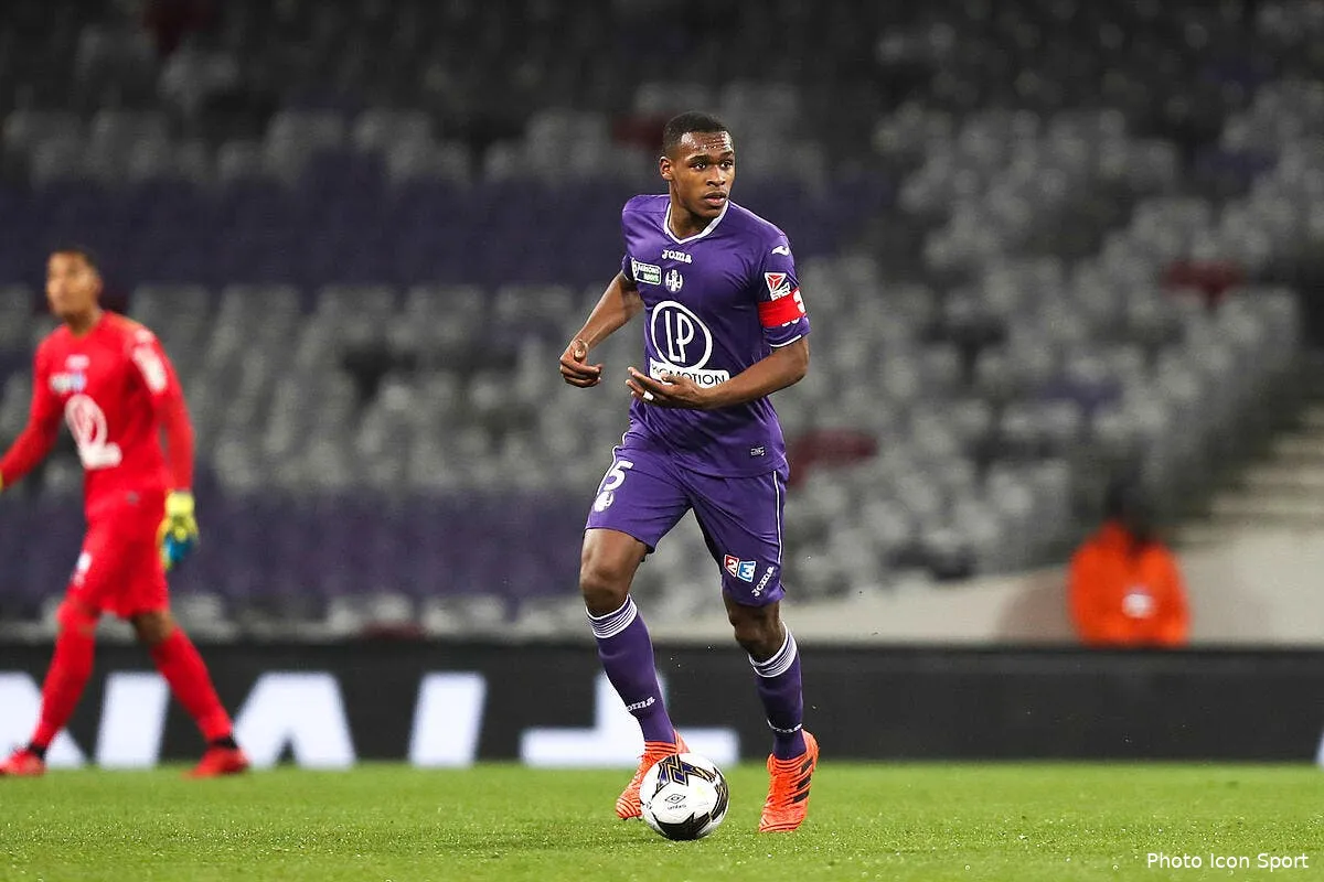 om pour cette pepite de l1 marseille ne faisait pas le poids issa diop 1221911