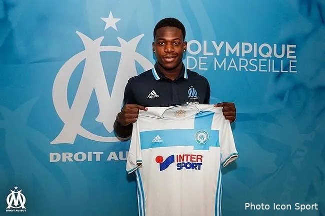 om pour imiter batshuayi iseka a trouve l endroit ideal officiel aaron leya iseka prete a l olympique de marseille coddb7pwcaeg6kx 149722149728