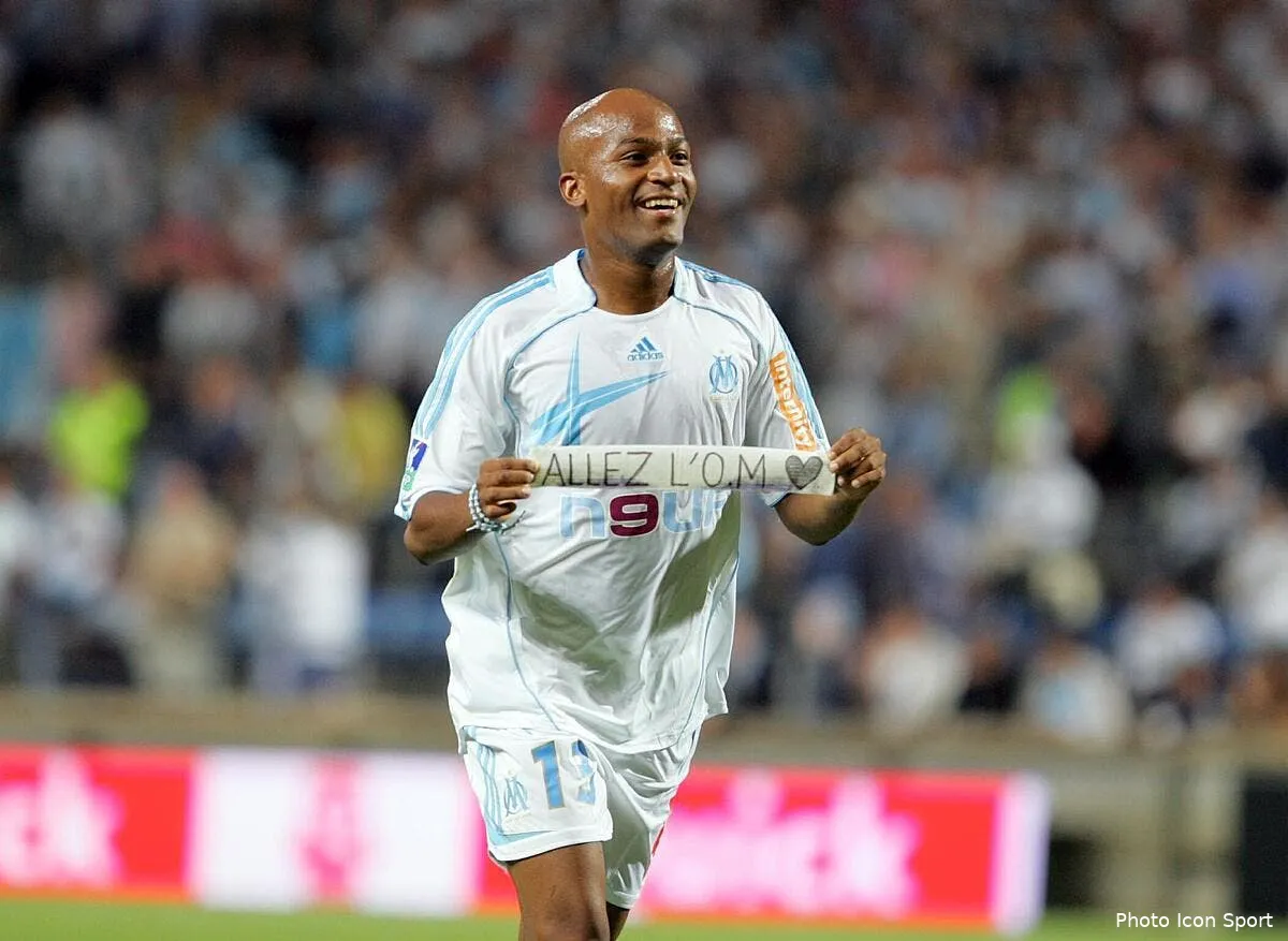 om rabaisse par le clan lihadji maoulida reclame une bandelette maoulida 3278727