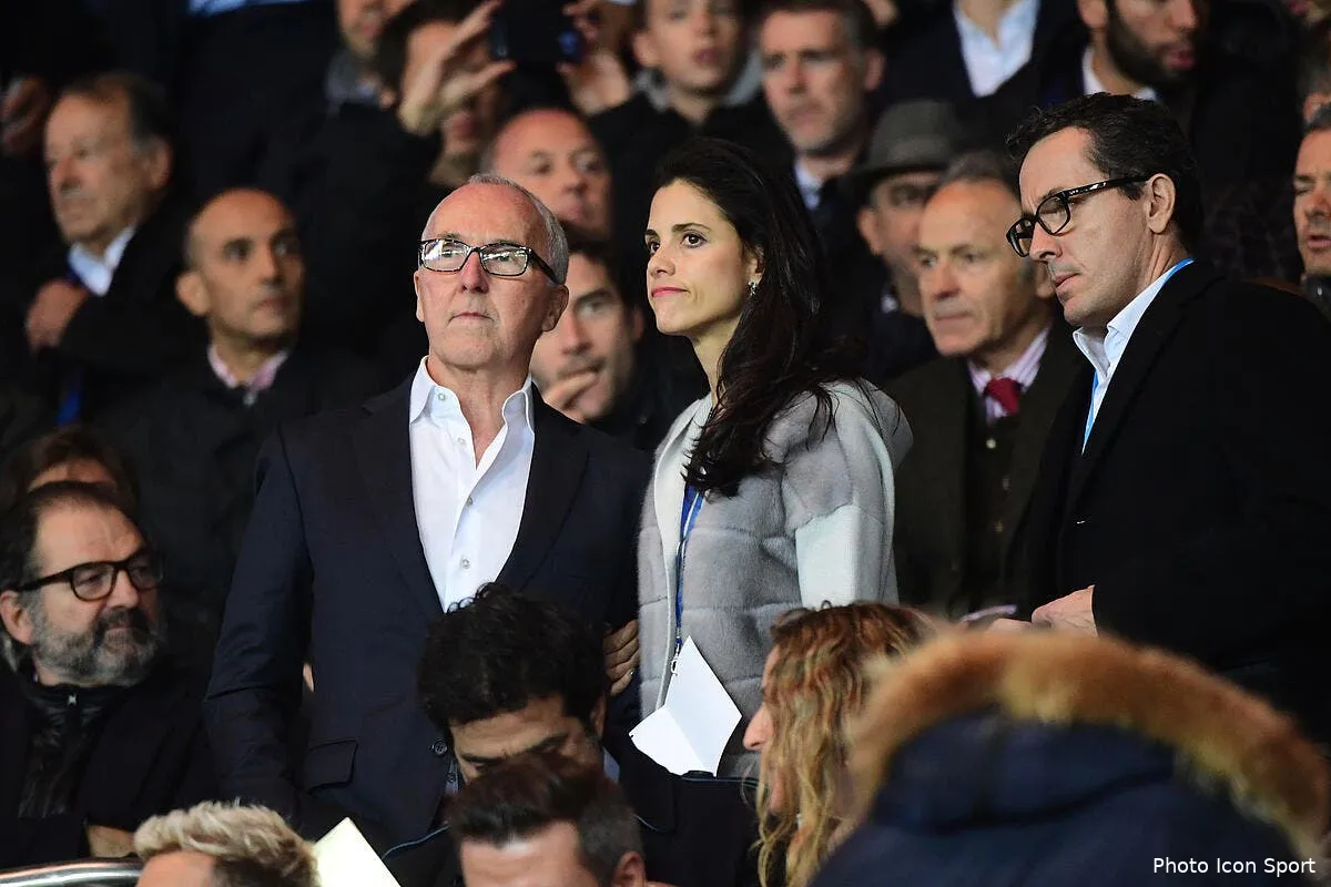 om riolo utilise bordeaux pour frapper sur mccourt et ca pique icon win 231016 01 13723248605