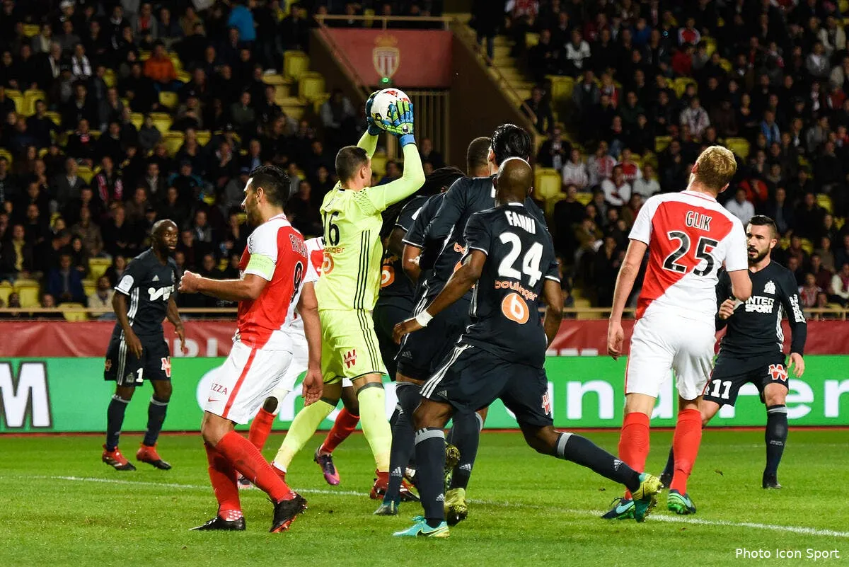 om rolando est desole apres la deroute a monaco iconsport zua 261116 01 07162176