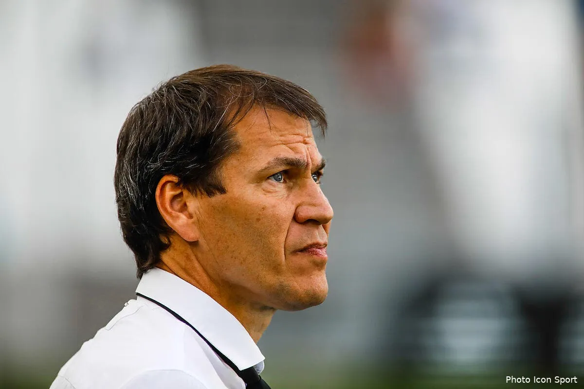 om rudi garcia se fait allumer pour son bus perce iconsport icon ruo 200817 08 57191149