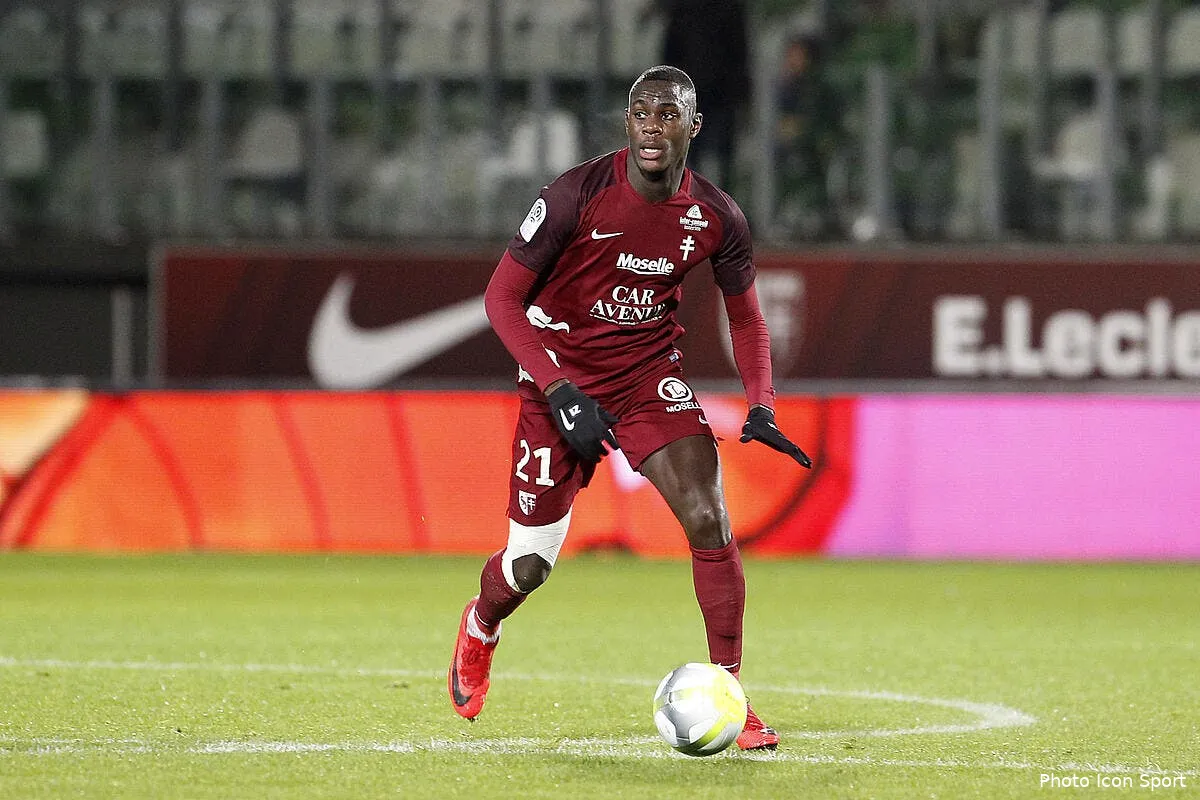 om sollicite au mercato un espoir de l1 n est pas insensible niakhate 1211585