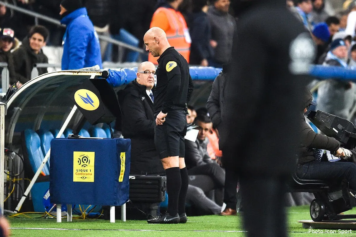om thauvin traite les arbitres de clochards icon dim 250119 02 04243009