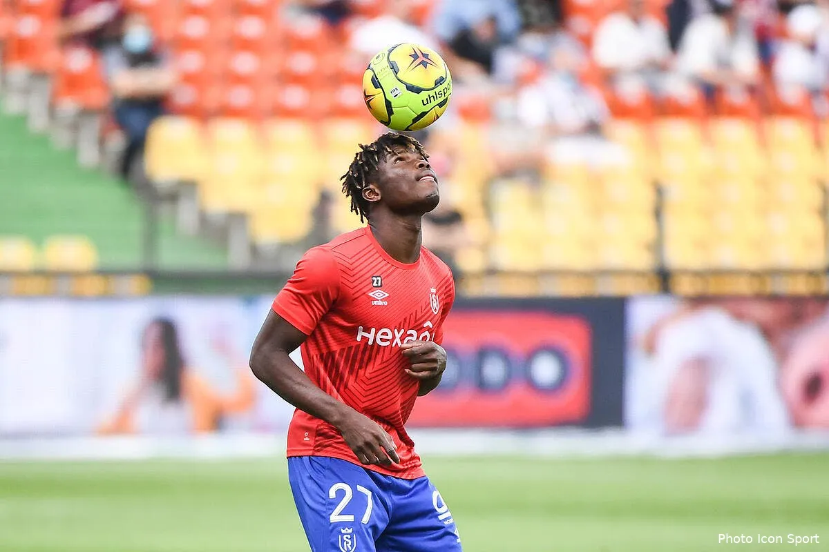 om toure ou macias un gros coup se prepare icon dib 200920 10 96294845