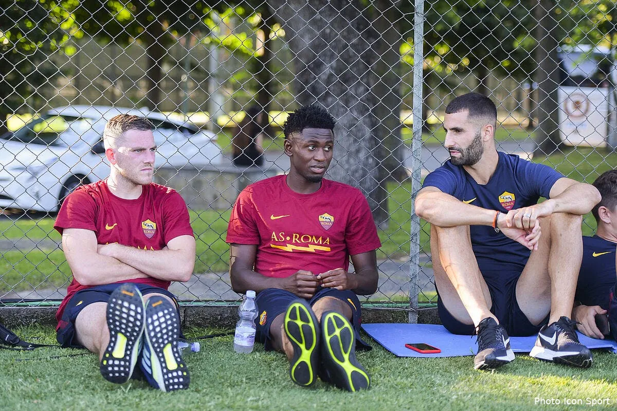 om un ancien capitaine de l ol cible au mercato icon lp 10050320259865