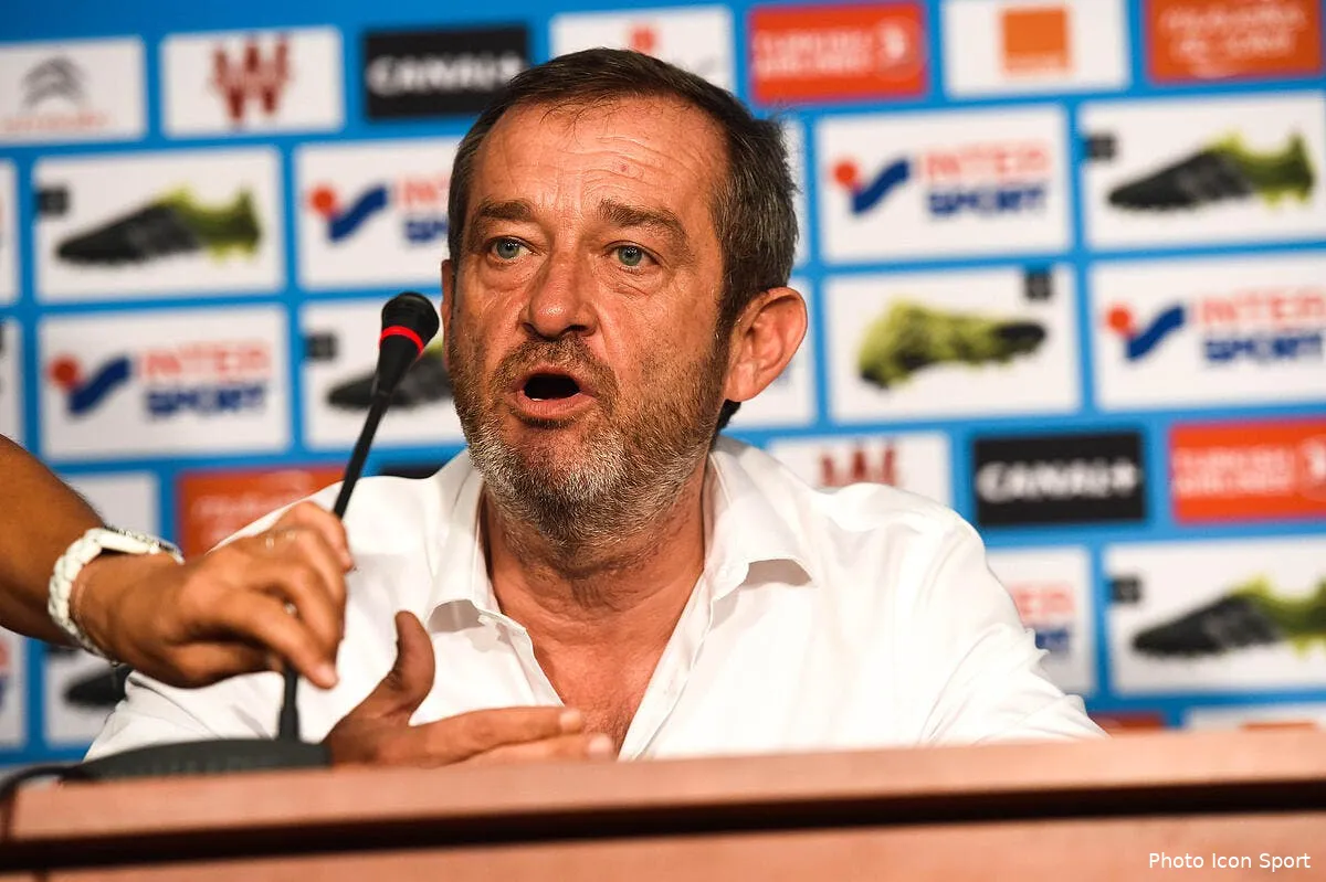 om un ancien dirigeant bientot blanchi dans l affaire des transferts douteux iconsport dim 130815 08 09175042