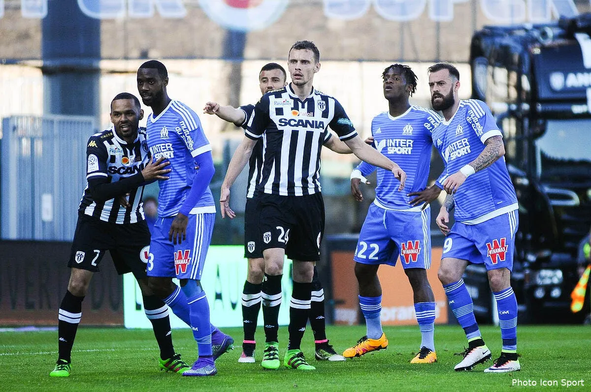 om un defenseur en beton cible a bon prix iconsport leb 010516 88 15144724