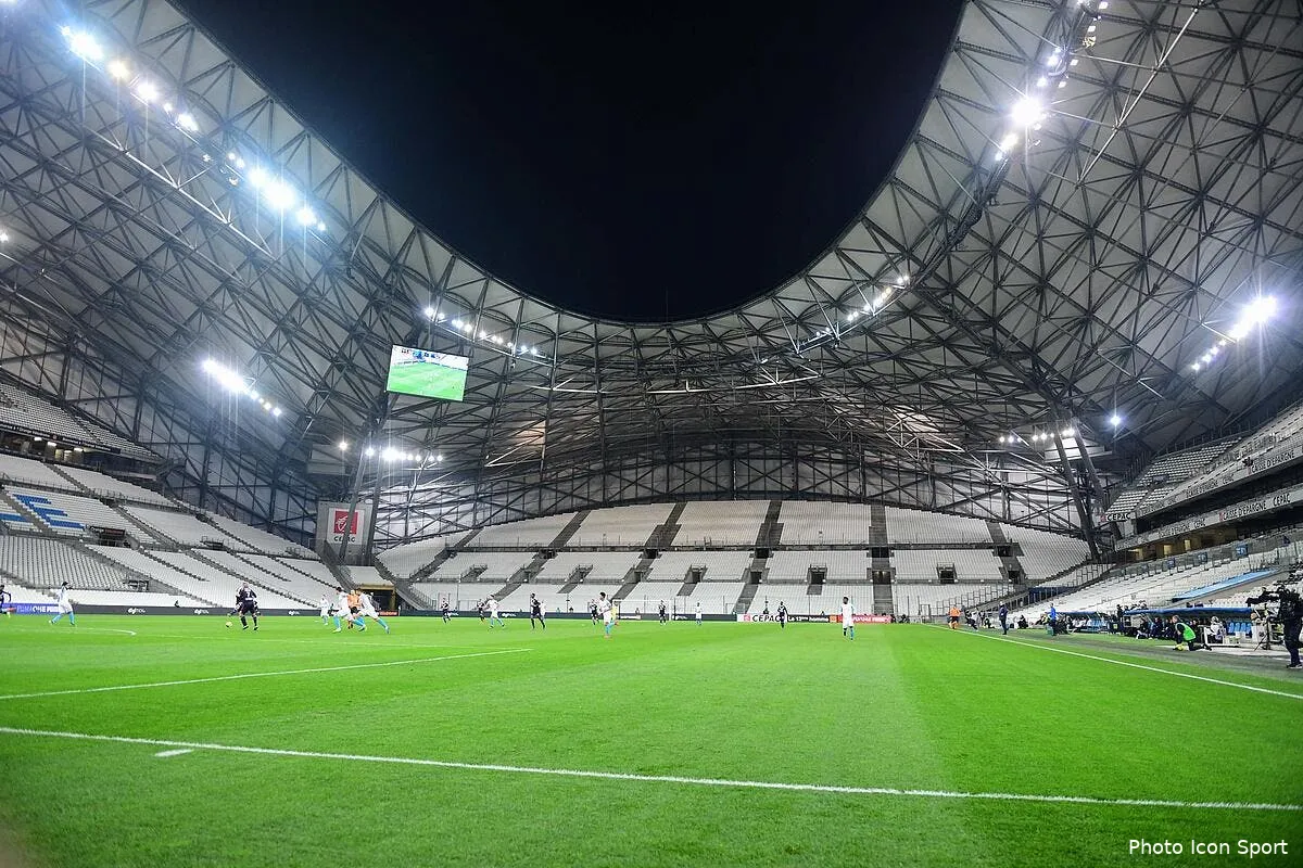 om un huis clos face a l asse c est mieux icon dib 050219 10 16294191