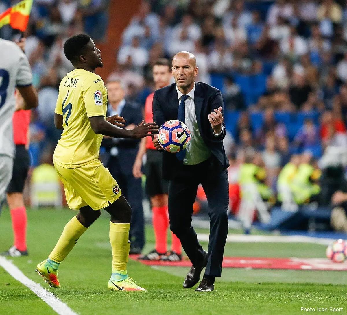 om une serieuse piste se dessine pour renforcer l entrejeu iconsport mar 210916 10 02160908