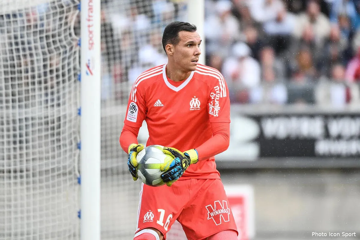 om vers un gros turn over en coupe avant l olympico icon dib 170917 102 62203083