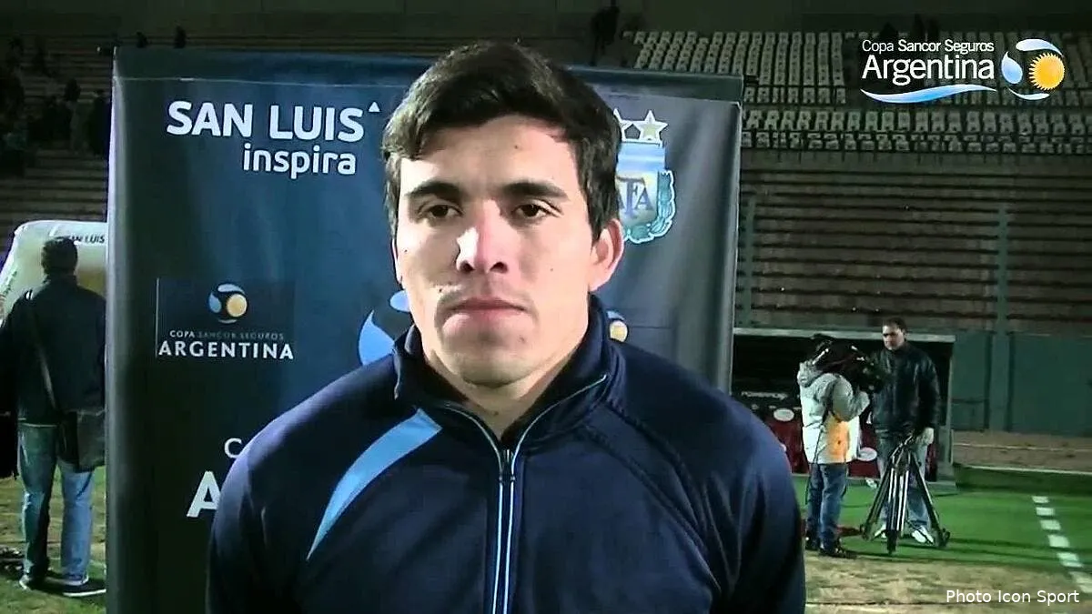 om zubizarreta en pince pour un attaquant argentin acuna161236