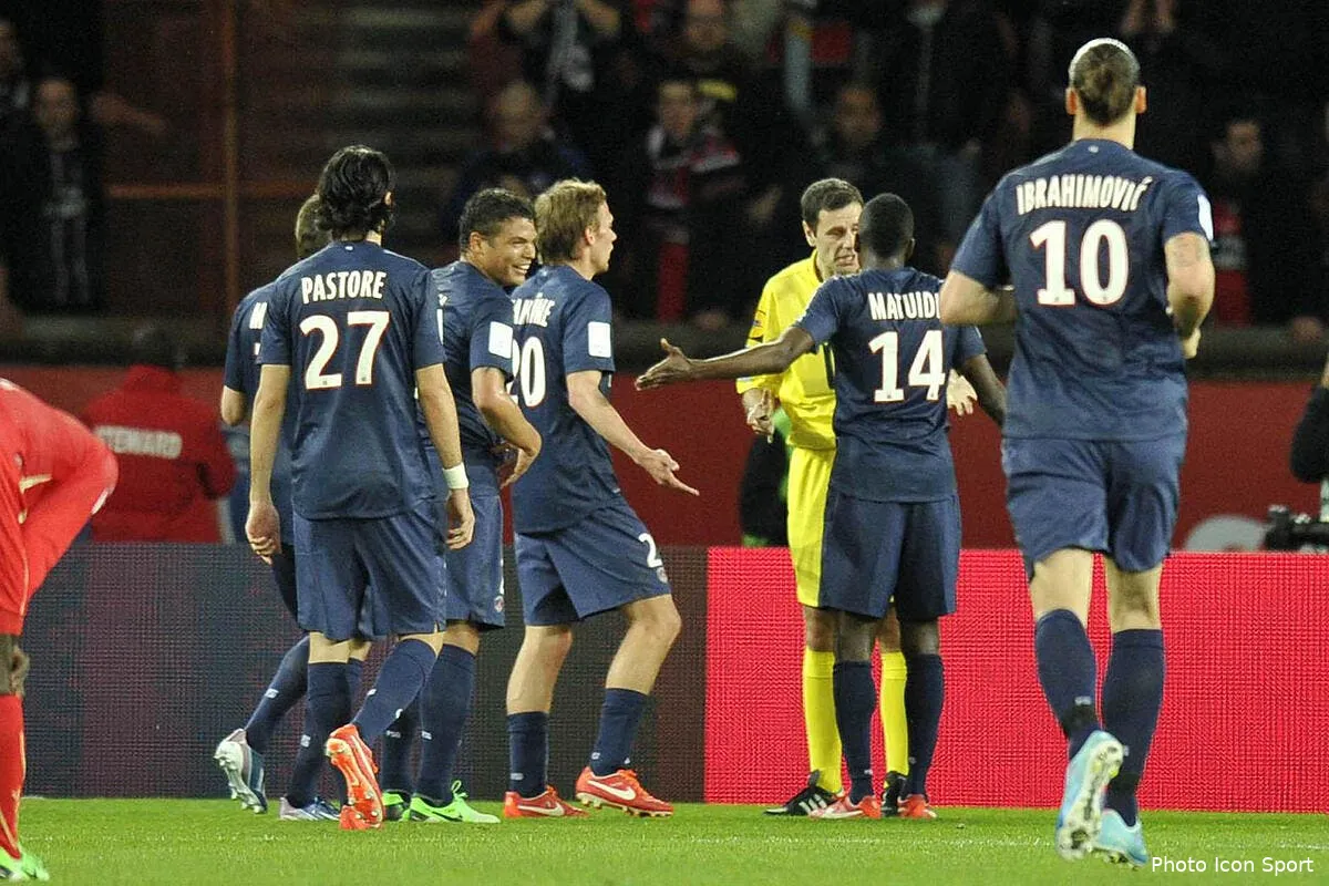 on ne touche pas l arbitre thiago silva et le psg s en souviendront iconsport noe 050513 61 4656547