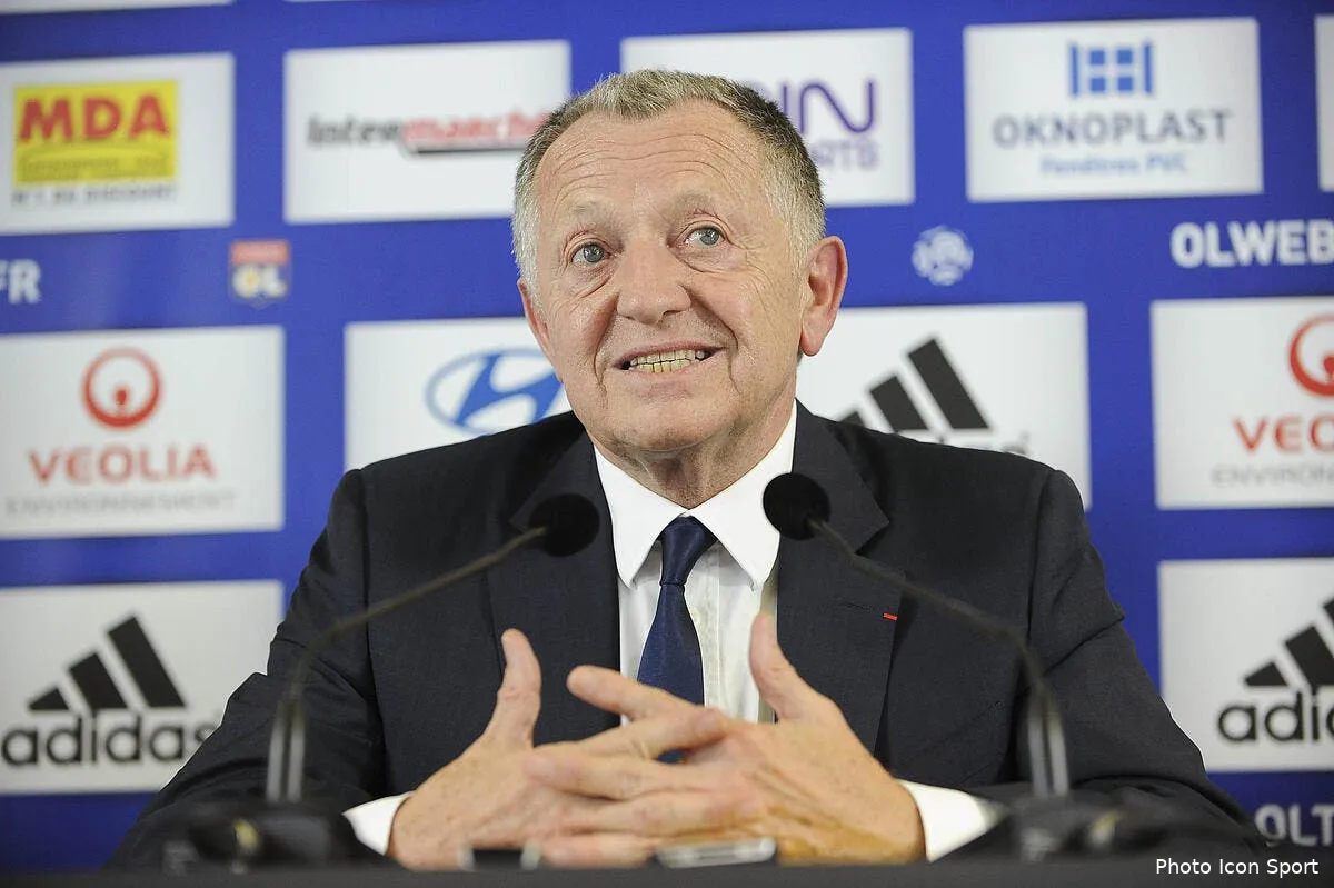 on s arrache les joueurs de l ol aulas ricane iconsport jpt 230514 02 05103057