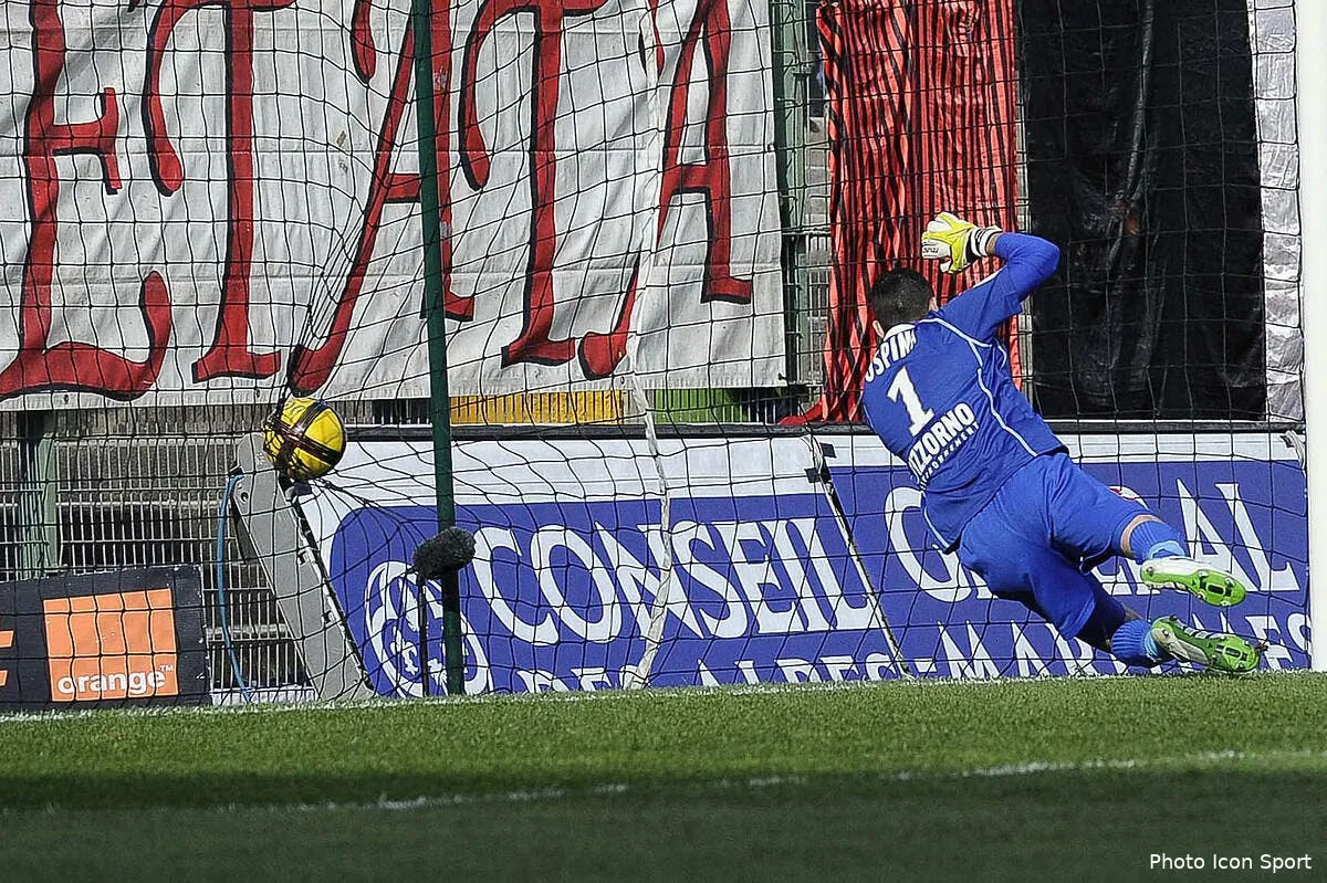 ospina garde sa boulette contre l om en travers de la gorge iconsport aim 030411 05 0418749