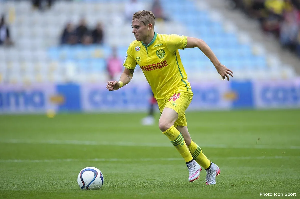 oups un joueur de nantes pense avoir pris un point a nice iconsport fer 130915 12 61122321