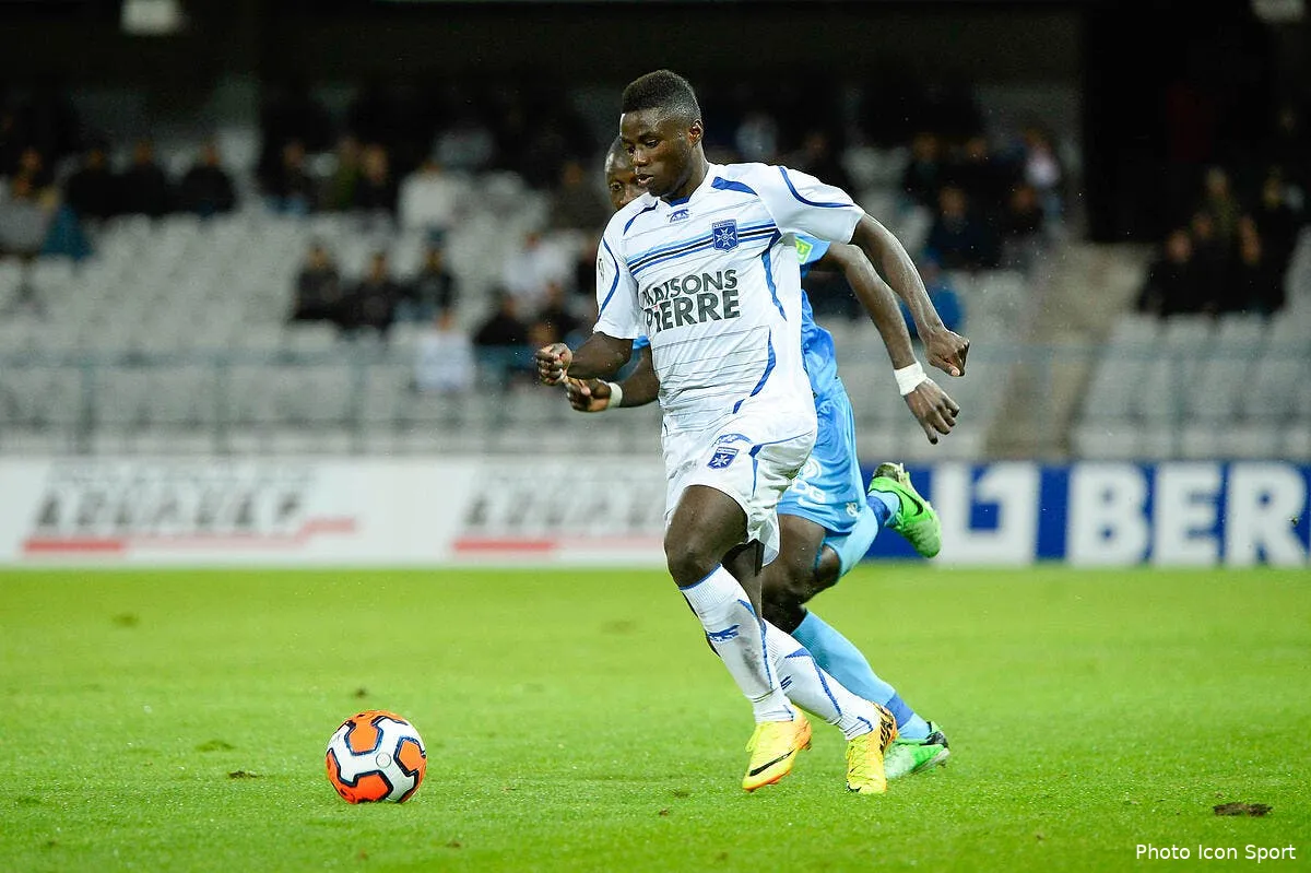 paris concurrence l om et l ol pour un jeune talent auxerrois iconsport por 160913 08 7568381