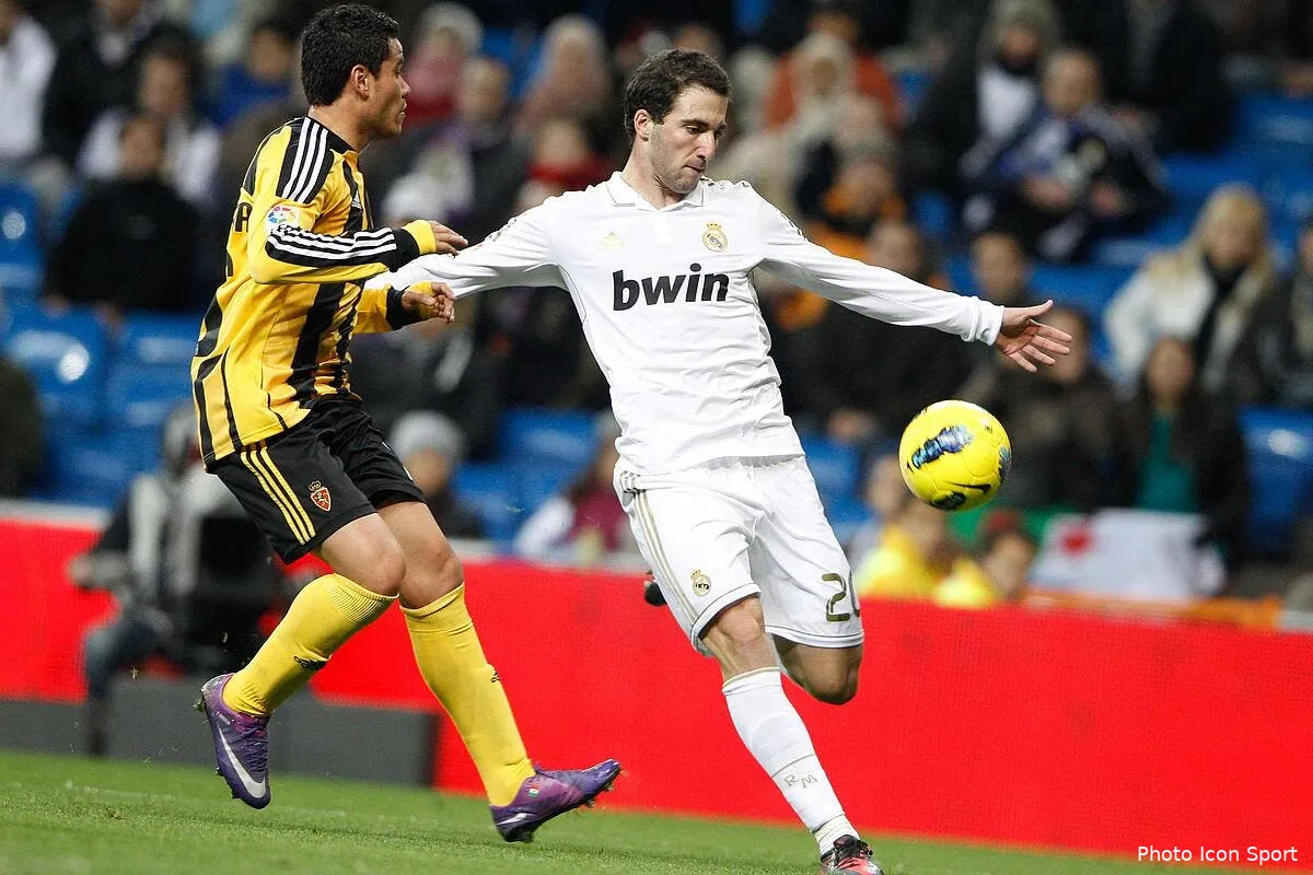 pastore reclame deja higuain au psg l ete prochain iconsport lof 280112 01 1231597