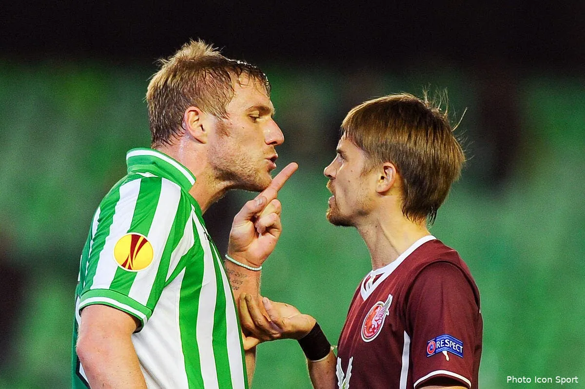 perquis il est possible que je reste au betis seville iconsport ph3 200214 08 0482443