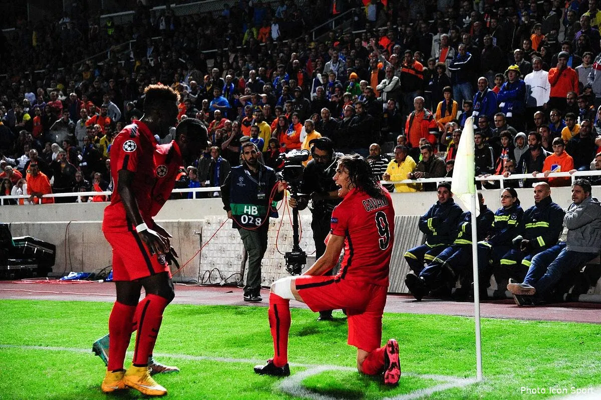 photo cavani change sa celebration apres son but iconsport win 211014 04 0594947