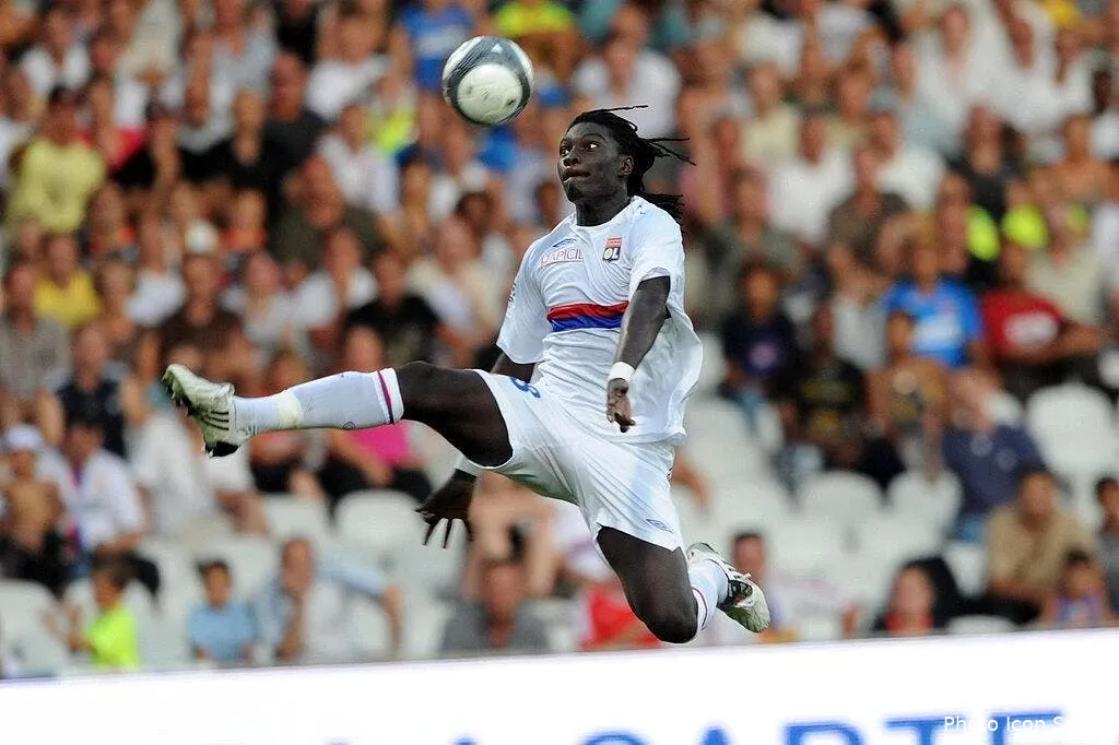 photo du jour gomis un buteur aerien 34023 4883