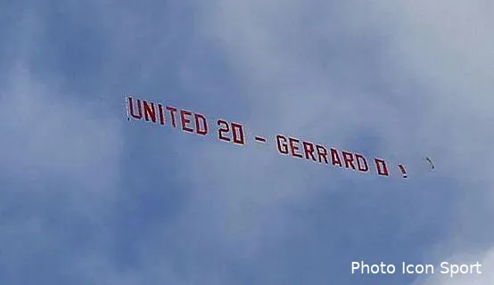 photo le mechant chambrage d united sur gerrard united2082889